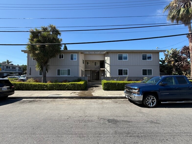 Primary Photo Of 1526 Hess Rd, Redwood City Apartments For Sale