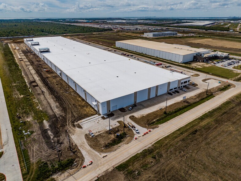More Photos Of 6500 Nita Way, Baytown Distribution For Sale