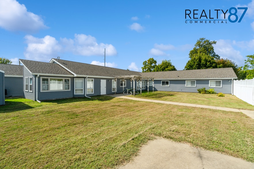 More Photos Of 715 10th Ave SE, Cedar Rapids Shelter For Sale