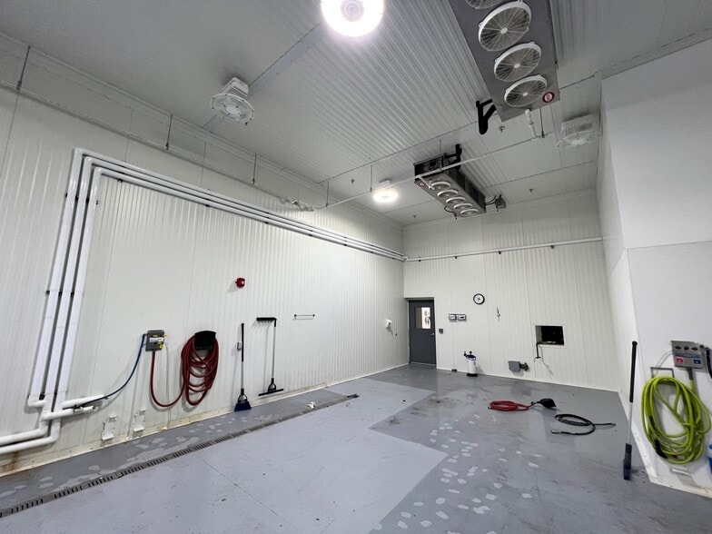 More Photos Of 825 S Gladiola St, Salt Lake City Warehouse For Sale