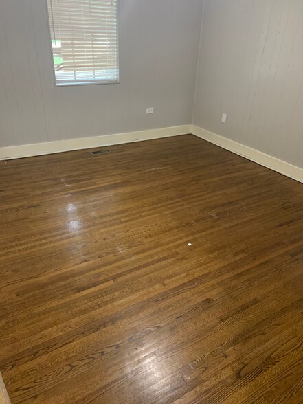 More Photos Of 19612 & 19630 Oak St, Cornelius Apartments For Sale