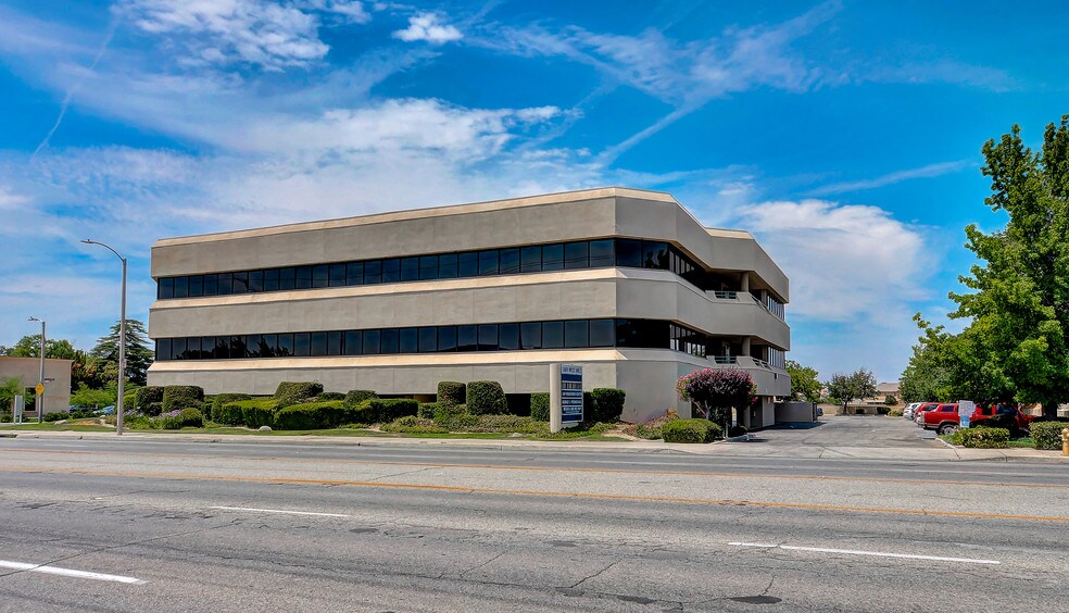 More Photos Of 1669 W Avenue J, Lancaster Medical For Lease