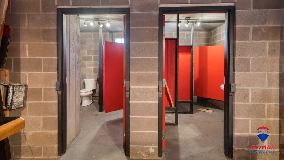 More Photos Of 5201 S Douglas Hwy, Gillette Bar For Sale