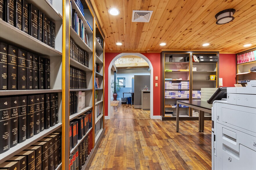 More Photos Of 1 Harris St, Newburyport Medical For Lease