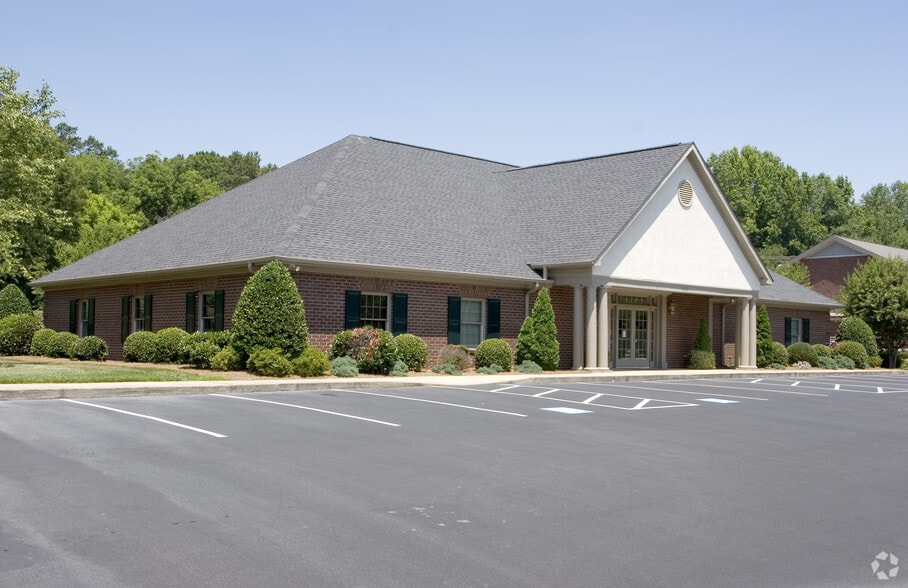 More Photos Of 107 Dorsett Dr, Salisbury Medical For Sale