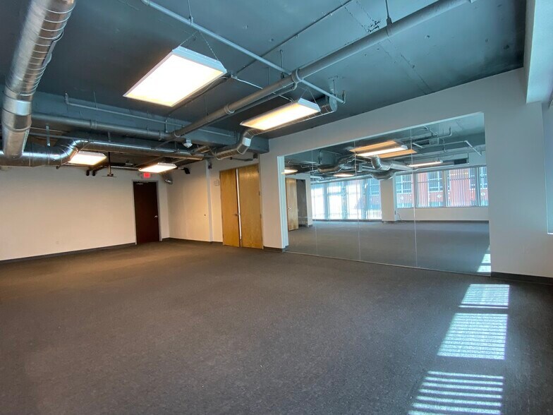 More Photos Of 14 NE 1st Ave, Miami Office For Sale