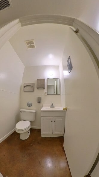 More Photos Of 11800-11814 Woodruff Ave, Downey Warehouse For Lease