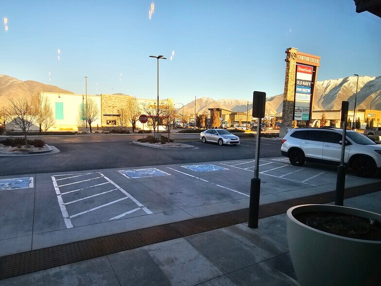 More Photos Of 1289 N Canyon Creek Pky, Spanish Fork Storefront Retail Office For Lease