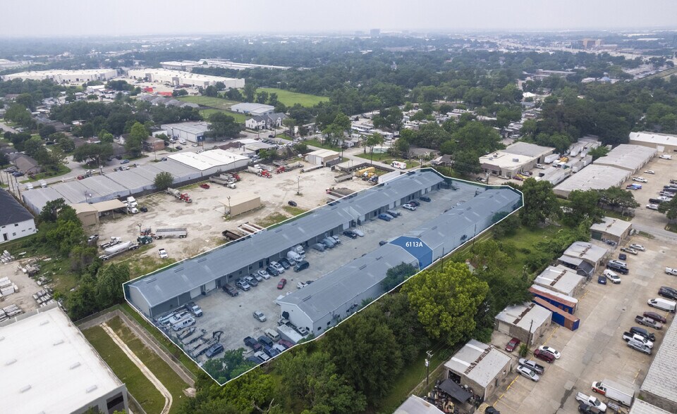 More Photos Of 6111 Milwee St, Houston Unknown For Lease
