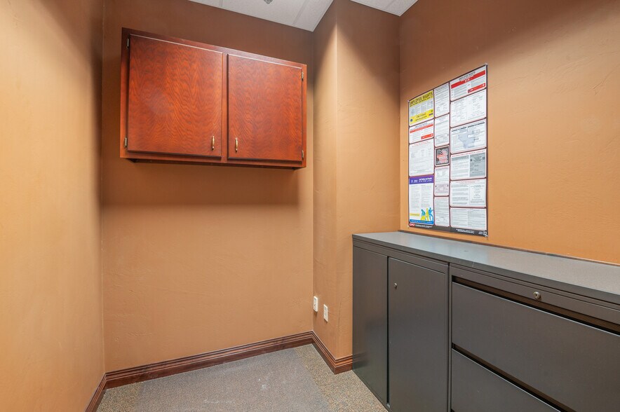 More Photos Of 111 N Broadway St, Green Bay Office Residential For Sale