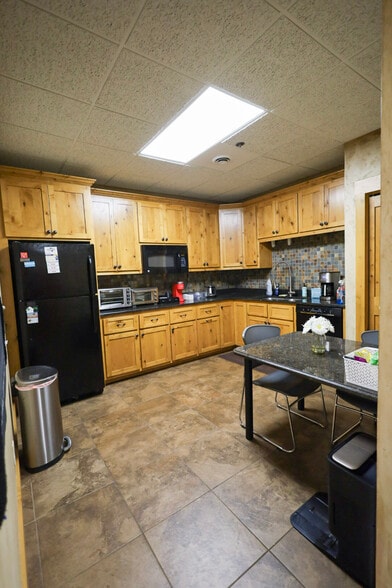 More Photos Of 2525 Nevada Ave N, Golden Valley Light Distribution For Sale
