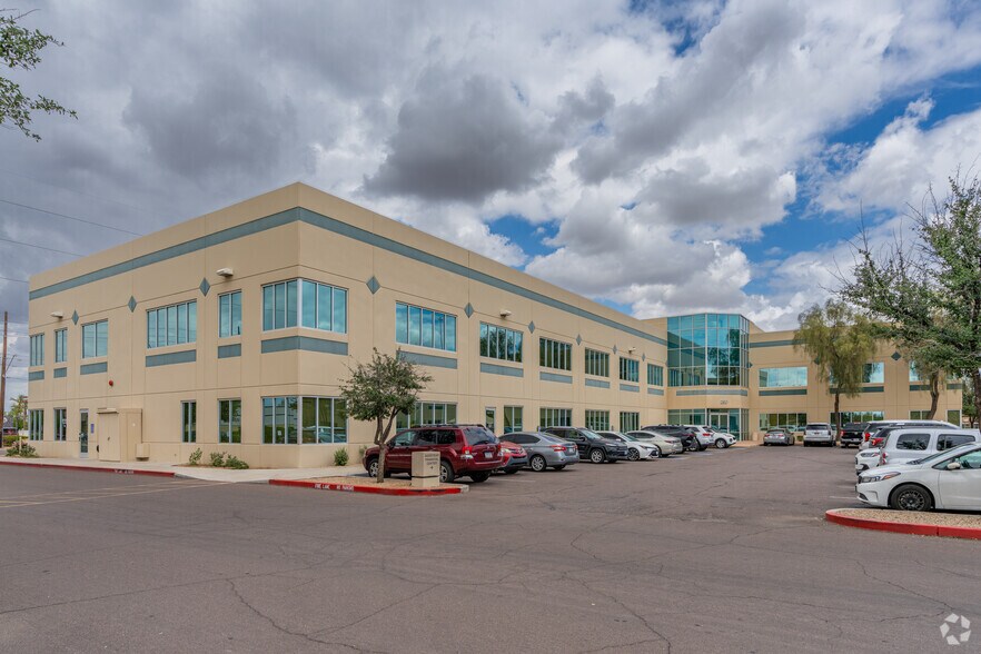 Primary Photo Of 250 N Litchfield Rd, Goodyear Office For Lease