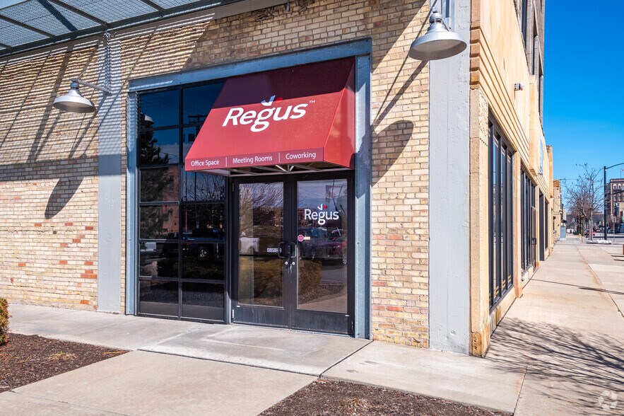 More Photos Of 118 S Adams St, Green Bay Coworking Space