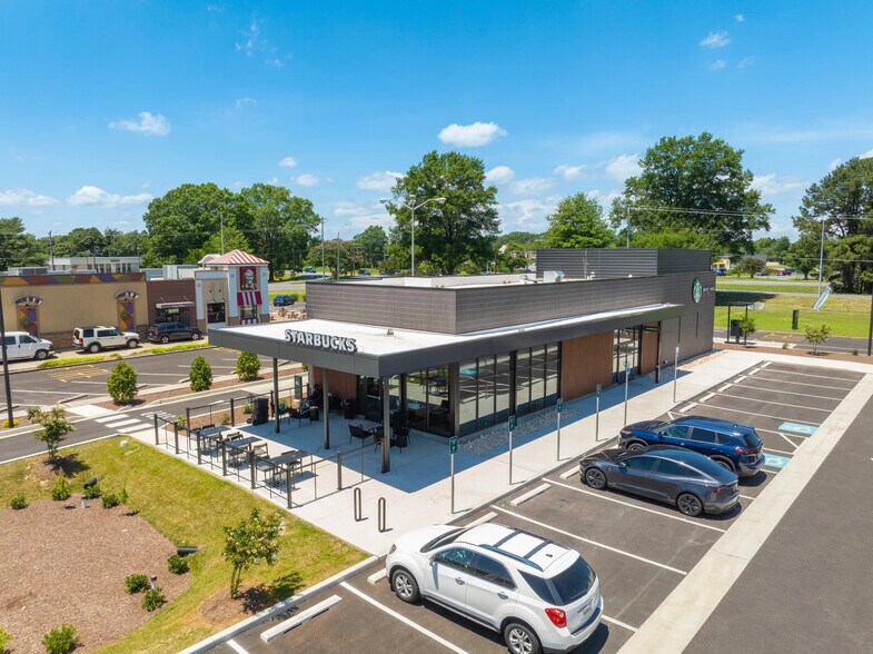 More Photos Of 317 Tilghman Rd, Salisbury General Retail For Sale