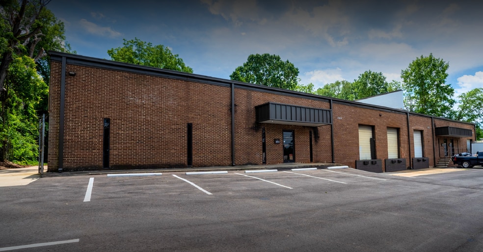 Primary Photo Of 2908-2918 N Graham St, Charlotte Warehouse For Lease