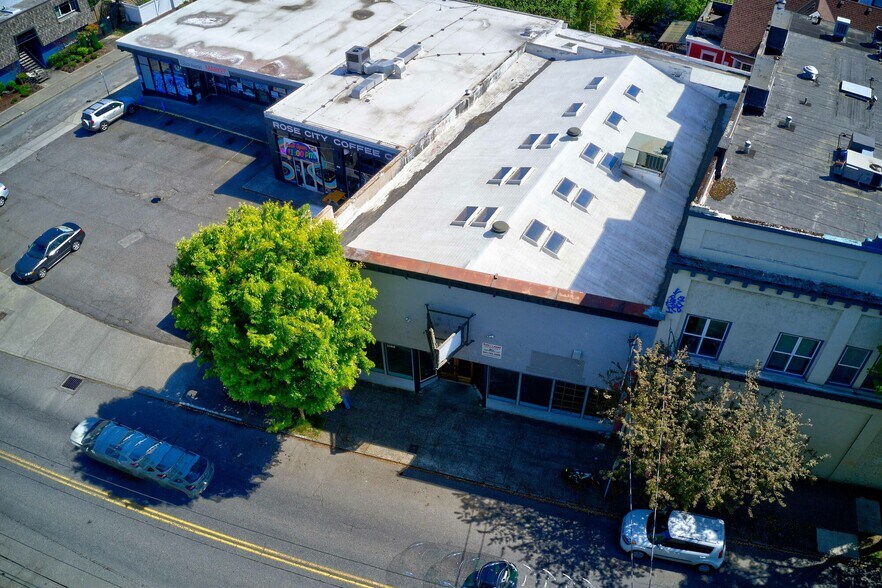 More Photos Of 3384 SE Milwaukie Ave, Portland Storefront For Lease