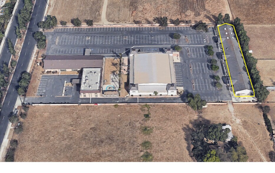 More Photos Of 11255 S Central Ave, Ontario Schools For Lease