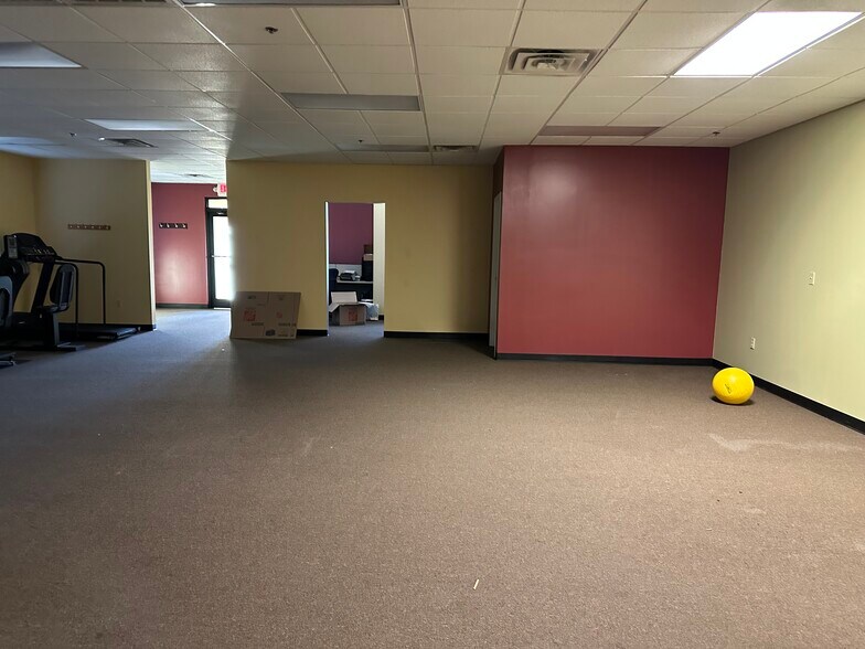 More Photos Of 10229 E 96th St N, Owasso Office For Lease