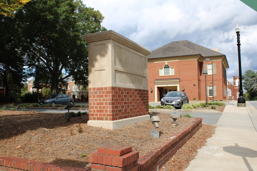 More Photos Of 50 Union St, Concord Bank For Lease