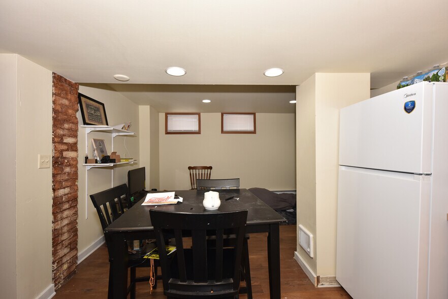 More Photos Of 2940 N Maryland Ave, Milwaukee Apartments For Sale