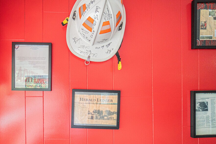More Photos Of 728 US Highway 62, Grand Rivers Specialty For Sale