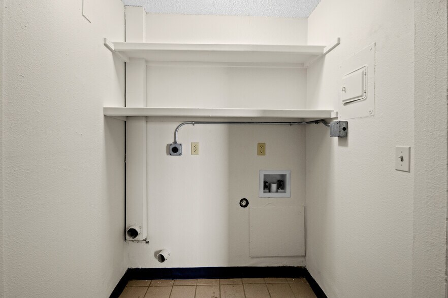 More Photos Of 5310 Blanco Ave, El Paso Office Residential For Lease