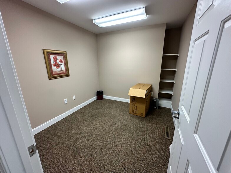 More Photos Of 1714 Dale Earnhardt Blvd, Kannapolis Office For Sale