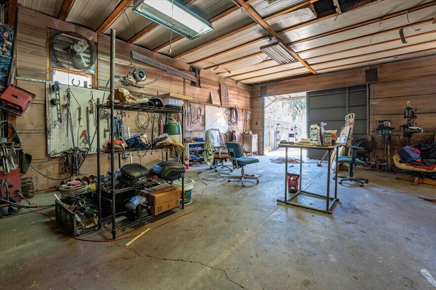 More Photos Of 12759 Newtown Rd, Redding Warehouse For Sale
