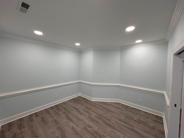 More Photos Of 162-170 Wind Chime Ct, Raleigh Office For Lease