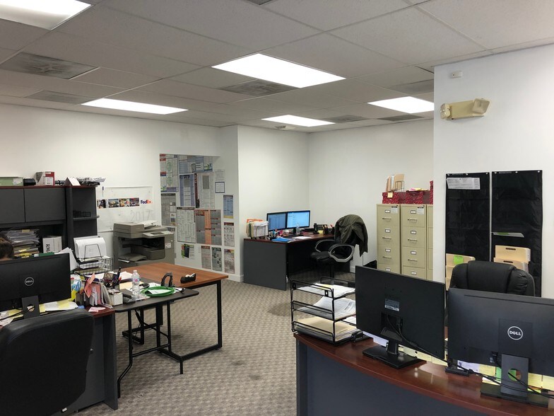 More Photos Of 3700-3718 SW 30th Ave, Fort Lauderdale Warehouse For Sale