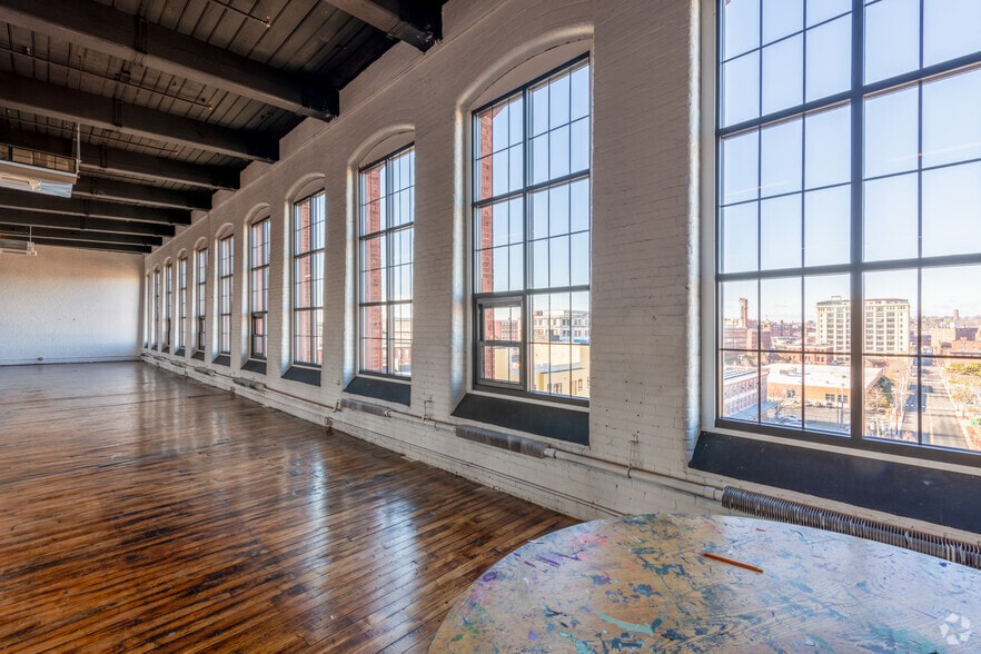 More Photos Of 15 Union St, Lawrence Light Manufacturing For Lease