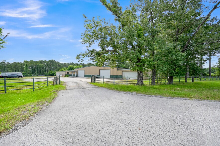 More Photos Of 2745 Interstate 45 S, New Waverly Manufacturing For Sale