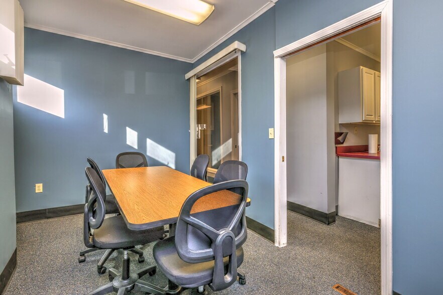 More Photos Of 1948 Chapel St, New Haven Office For Sale