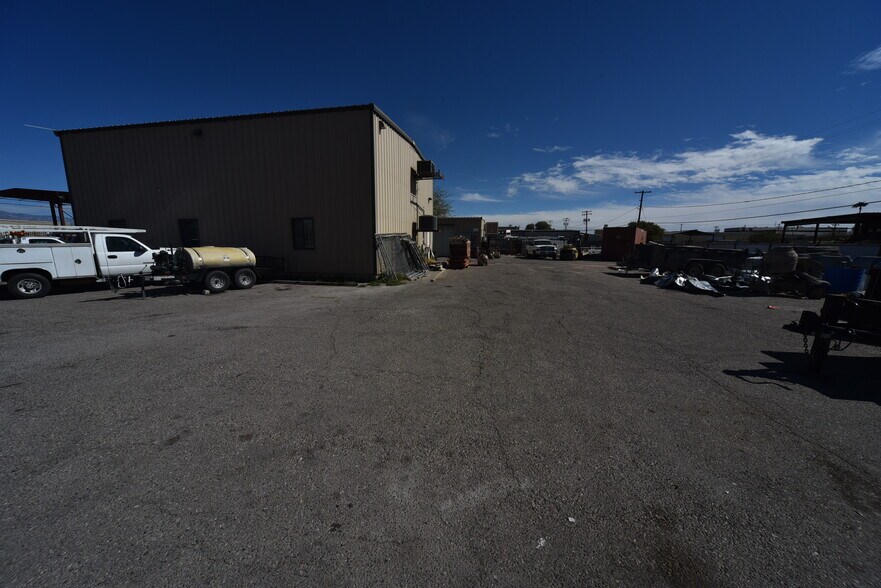 More Photos Of 3208 E District St, Tucson Warehouse For Sale