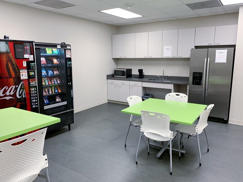 More Photos Of 8610 Broadway St, San Antonio Office For Lease