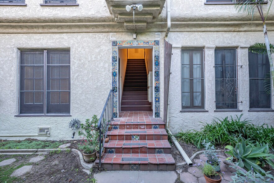 More Photos Of 2930 E 3RD St, Long Beach Apartments For Sale