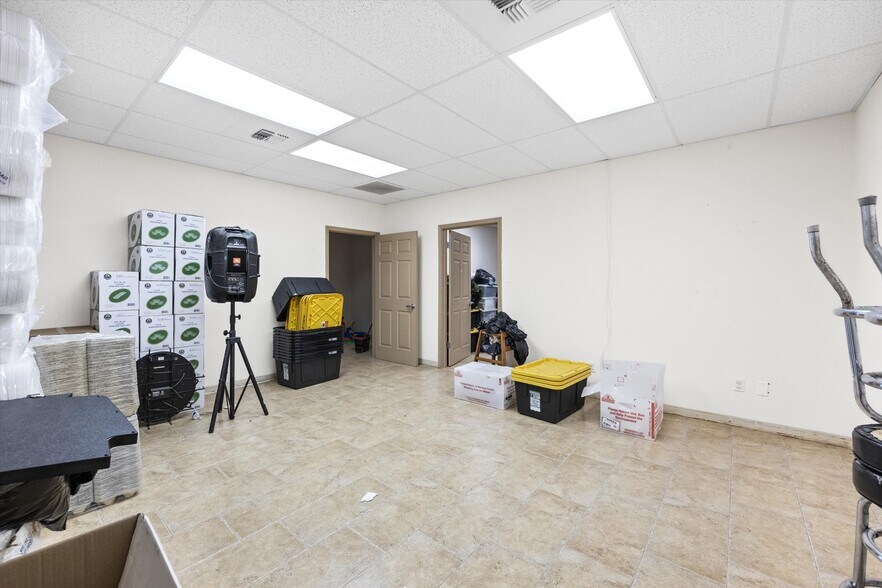 More Photos Of 205 E 18th St, Bakersfield Manufacturing For Sale