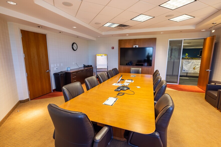 More Photos Of 8700 S Price Rd, Tempe Office For Lease