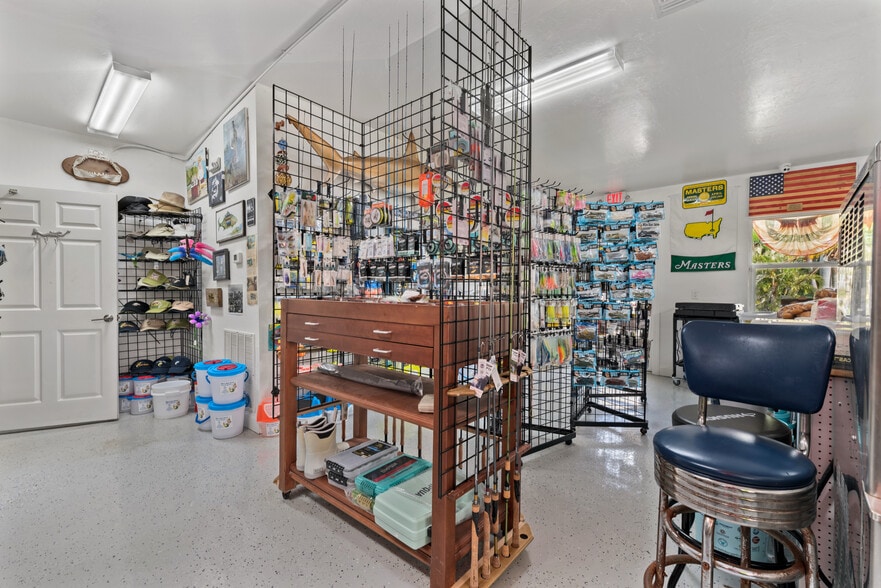 More Photos Of 2052 Danford St, Naples Storefront For Sale