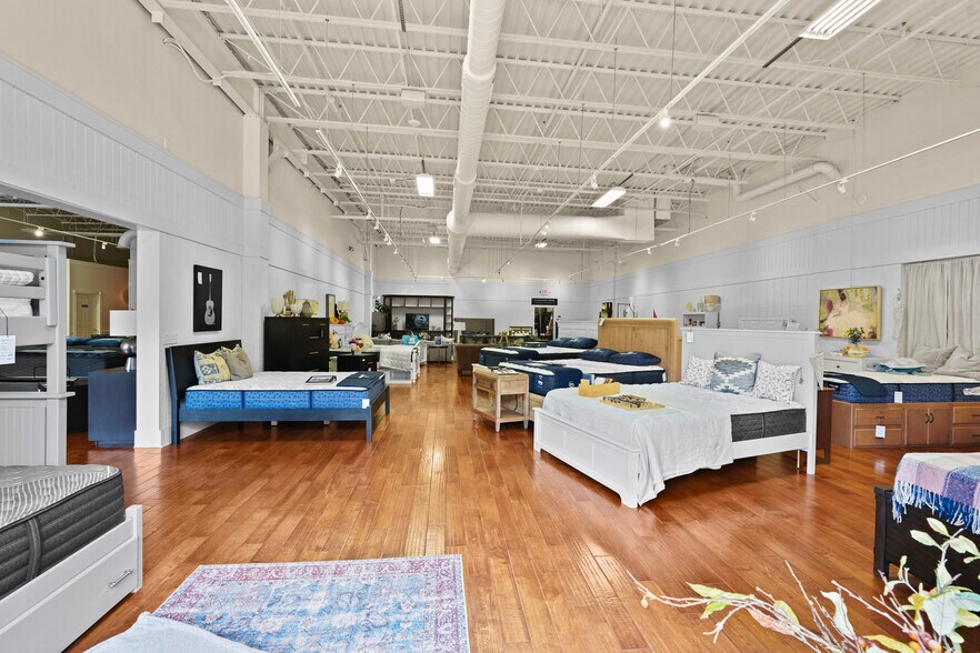 More Photos Of 242 Route 117 Bypass Road, Bedford Hills General Retail For Lease
