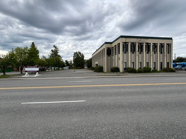 More Photos Of 900 W Fireweed Ln, Anchorage Flex For Sale