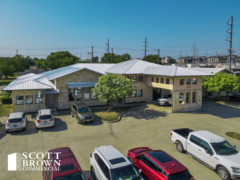 Primary Photo Of 2220 Emery St, Denton Medical For Lease