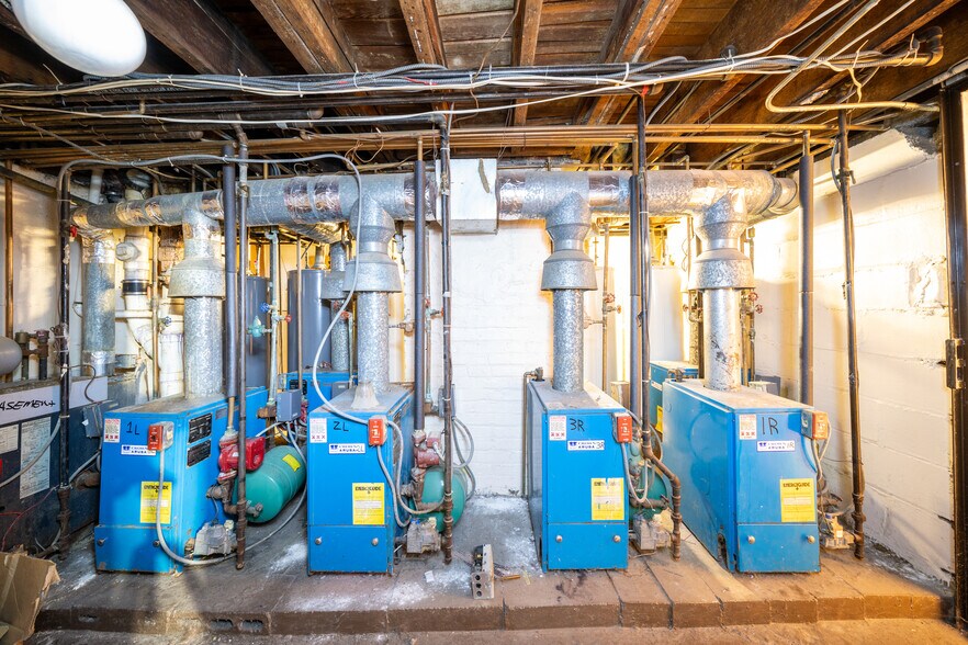 More Photos Of 103-105 Devon St, Kearny Apartments For Sale