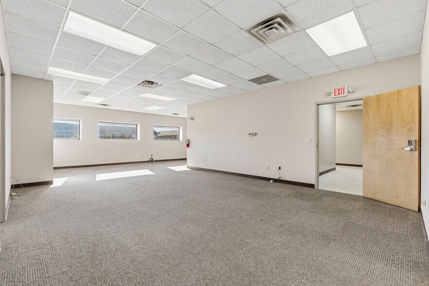 More Photos Of 1612 N Osteopathy, Kirksville Office For Sale