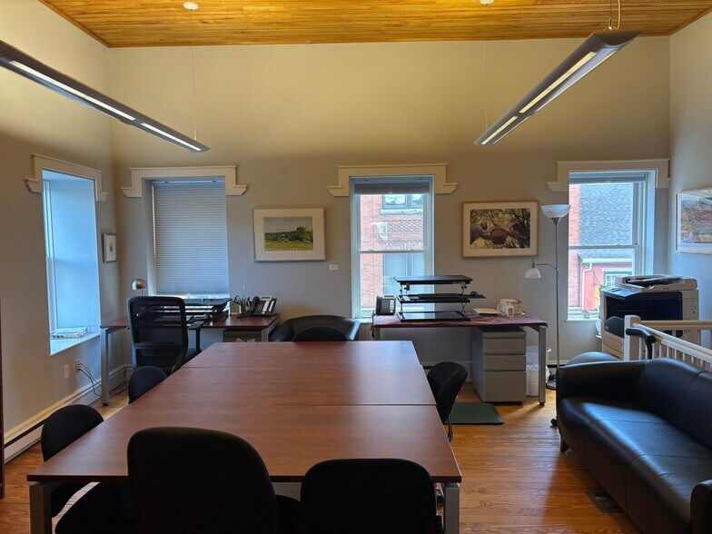 More Photos Of 97 Main St, Belfast Office For Sale