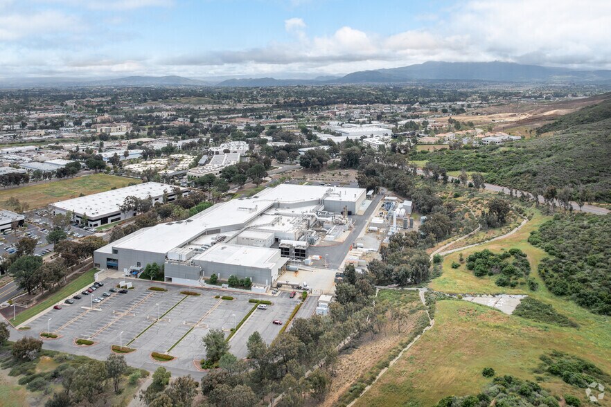 More Photos Of 41915 Business Park Dr, Temecula Light Manufacturing For Sale
