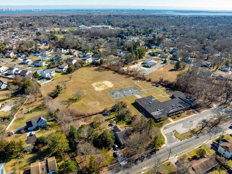 More Photos Of 2100 Oak Ave, Northfield Schools For Sale