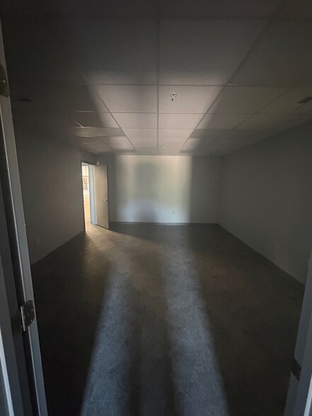 More Photos Of 1950 Wise Dr, Dothan Warehouse For Lease