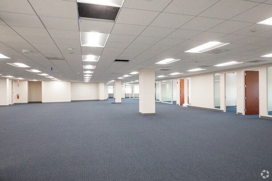 More Photos Of 333 Earle Ovington Blvd, Uniondale Office For Lease
