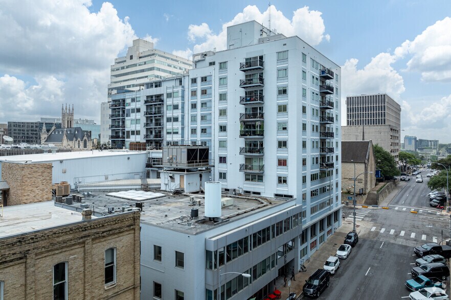 More Photos Of 800 Brazos St, Austin Apartments For Sale